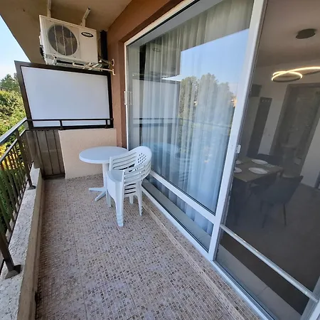 Orchid Garden Apartman *